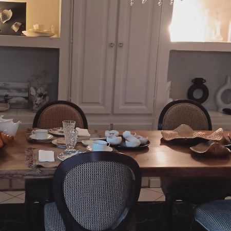 La Maison Perchee Эг-Морт Экстерьер фото