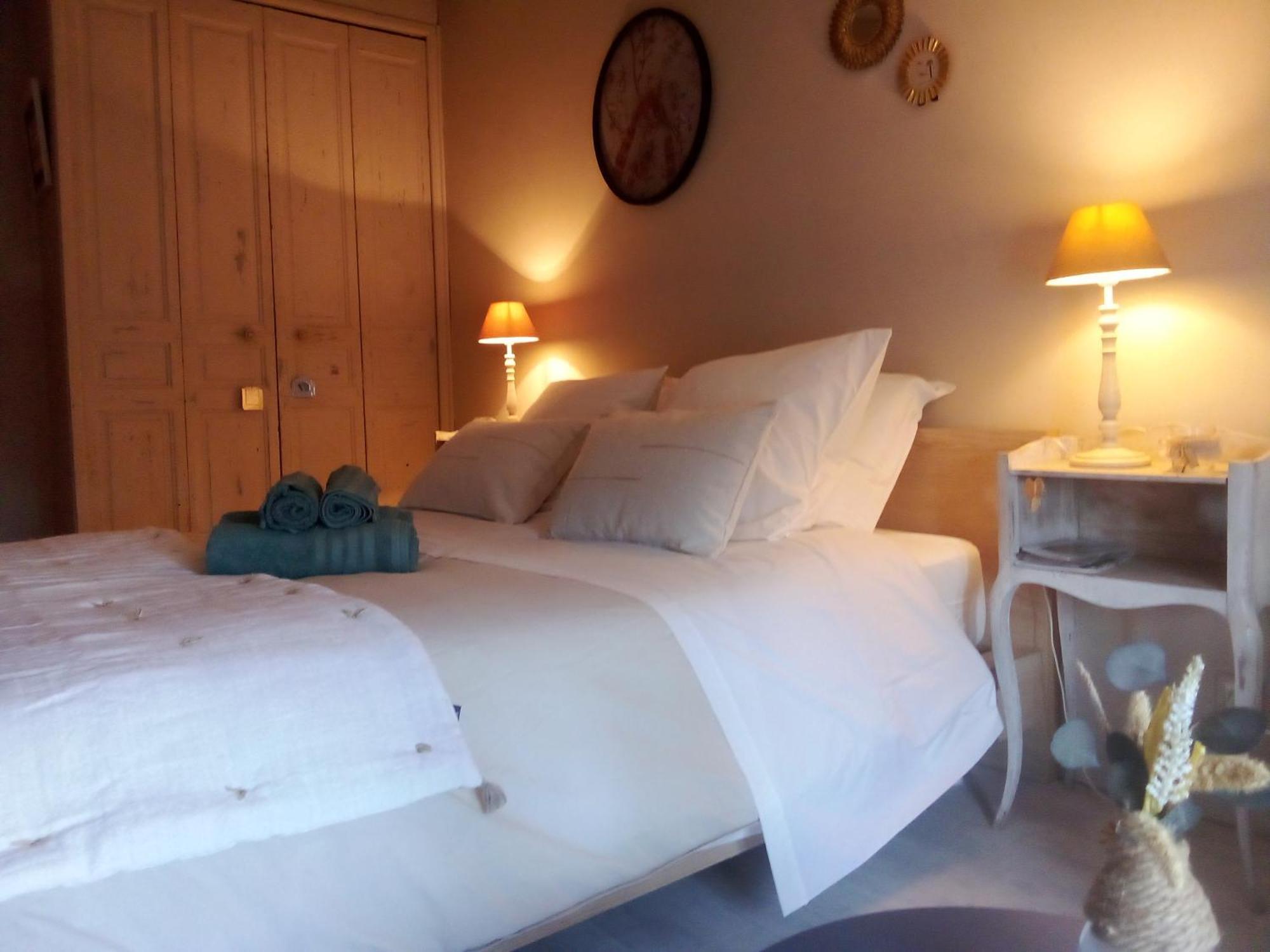 La Maison Perchee Эг-Морт Номер фото